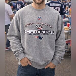 Lee Sport Gray Super Bowl XXXVI Champions New England Patriots Sweatshirt